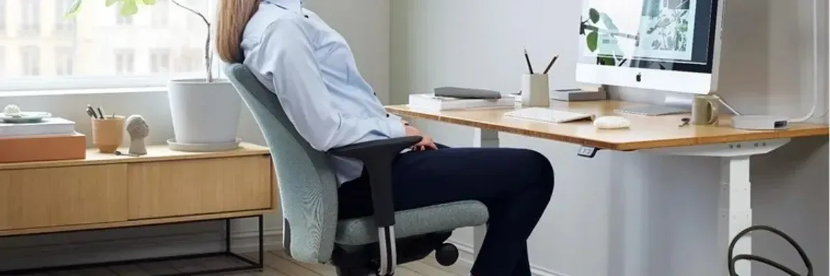 Tips Mengurangi Ketegangan Mata Saat Bekerja di Depan Layar